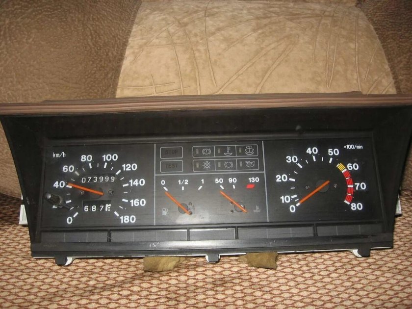 Электронный щиток приборов ВАЗ 2109