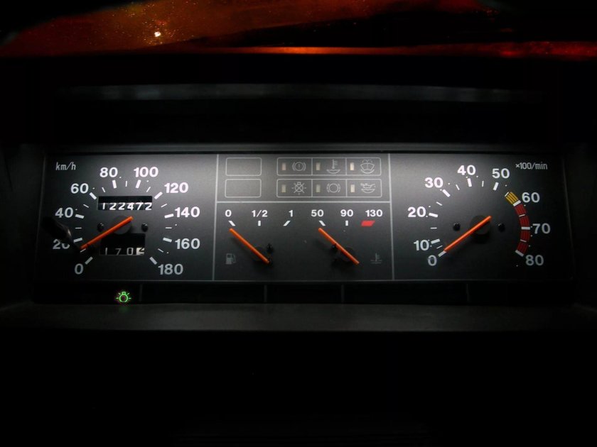 ВАЗ 2109 панель спидометр 180