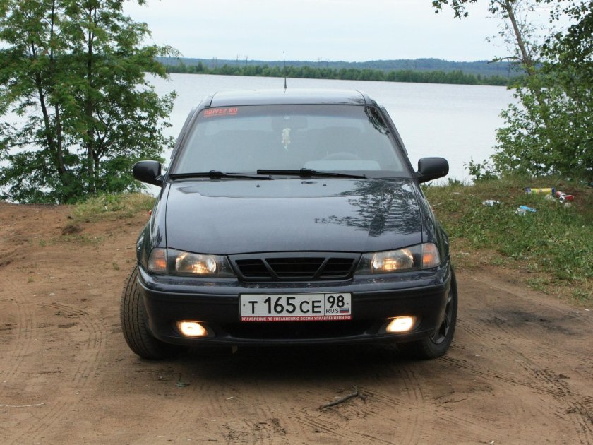 Чёрная Дэу Нексия n100