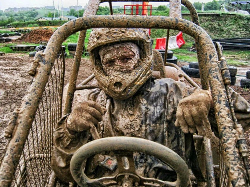 Багги в грязи