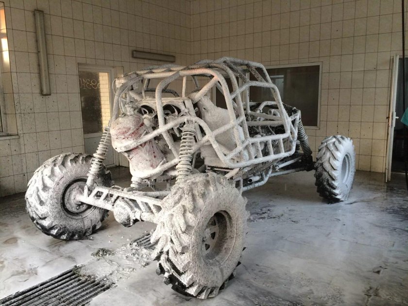 Багги в грязи