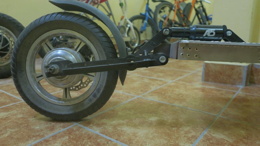 Задний маятник электросамоката Scooter