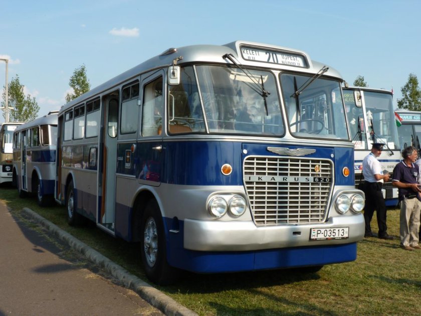 Икарус 620 тягач