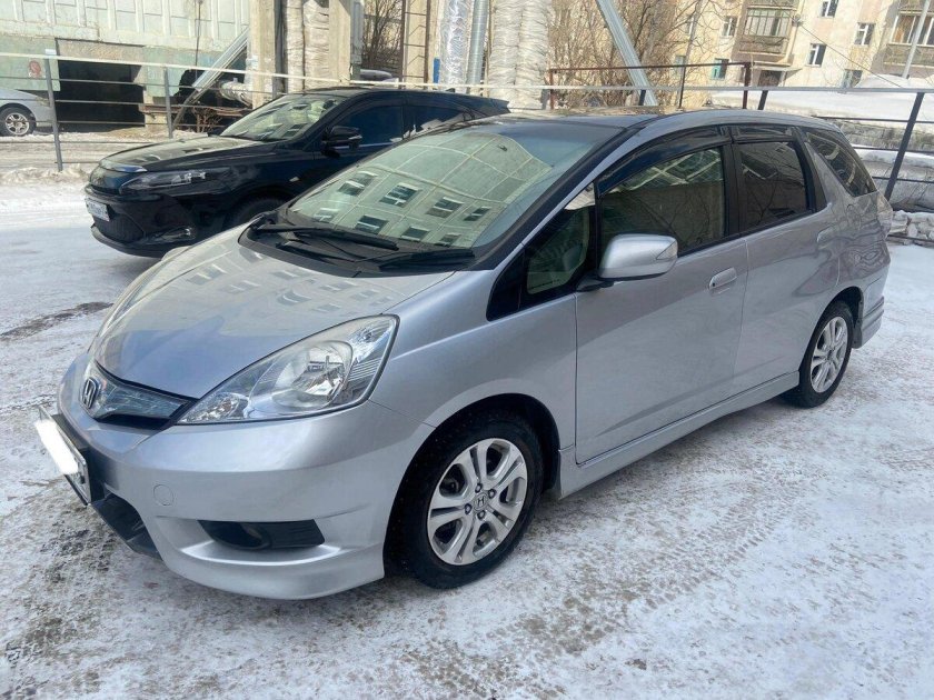 Honda fit shuttle 2012