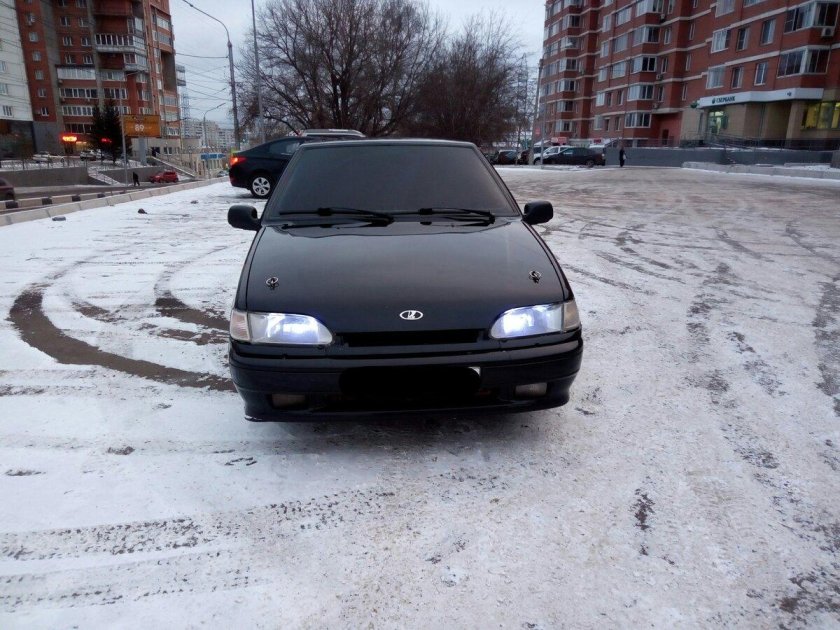 ВАЗ 2114 черная зима