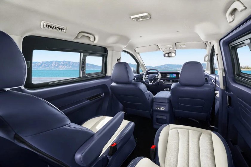 Китайский минивэн 7 мест