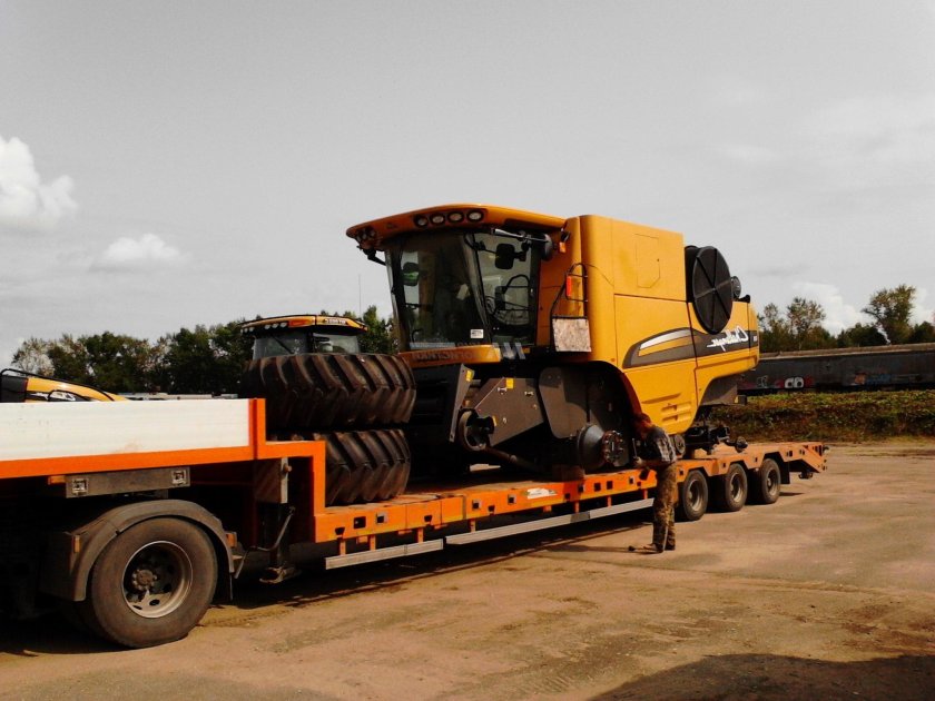 Комбайн Челленджер 660