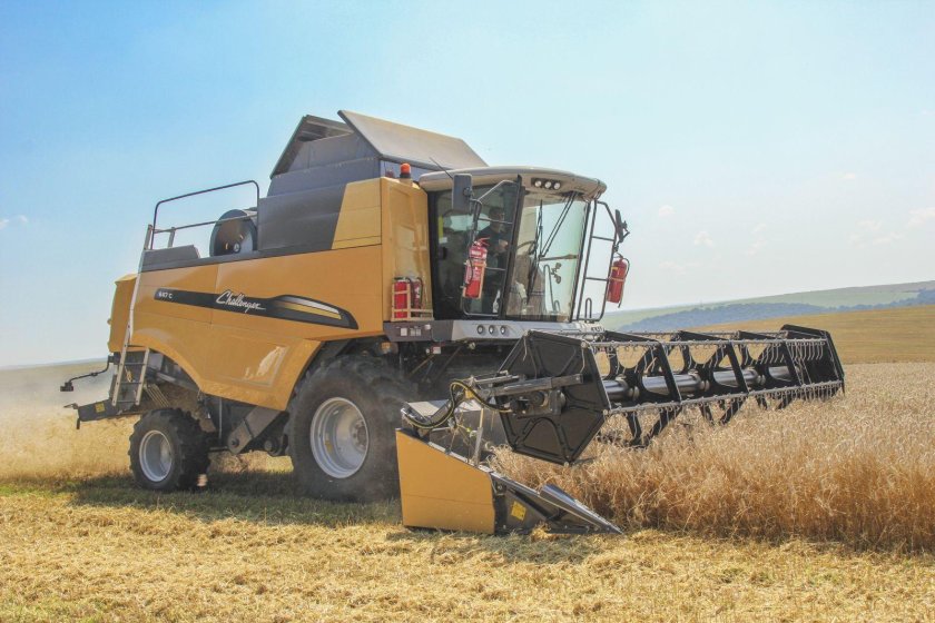 Комбайн Challenger 660