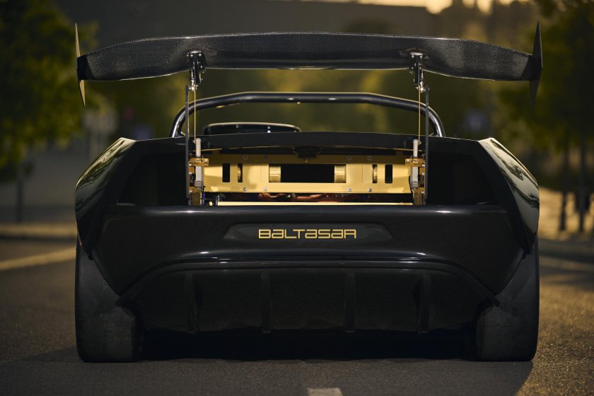 Кенигсегг 2021 gemera