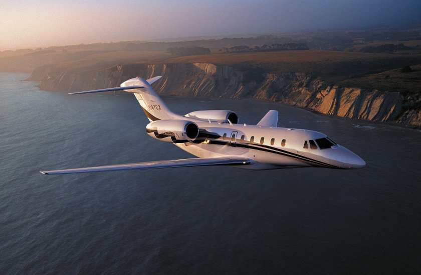 Самолет Bombardier Global 5000