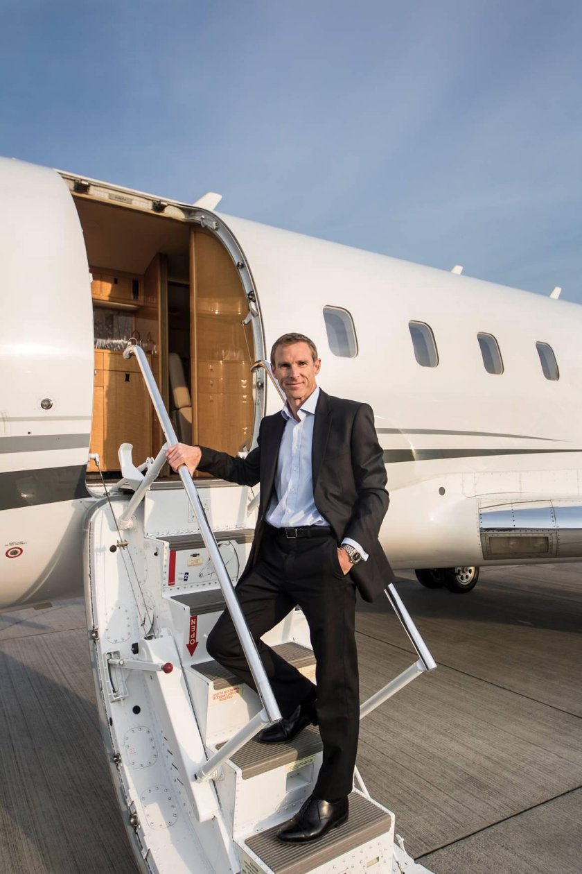 Самолёт бизнес Джет Серкан Болат