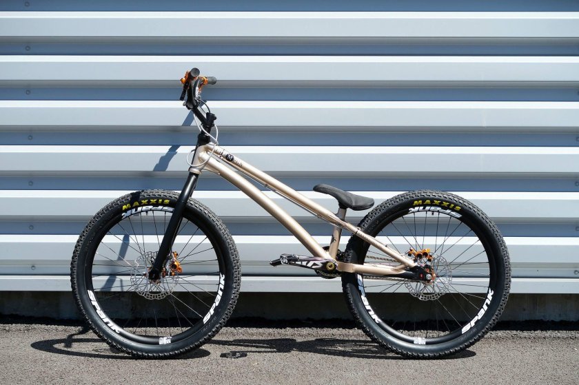 Стрит триал 24