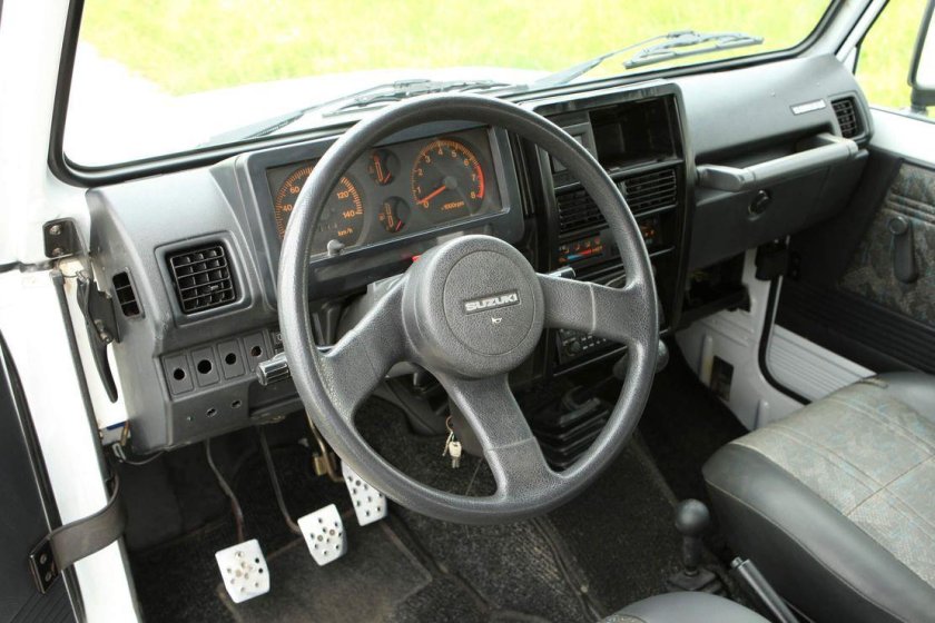 Suzuki Samurai SJ 1990