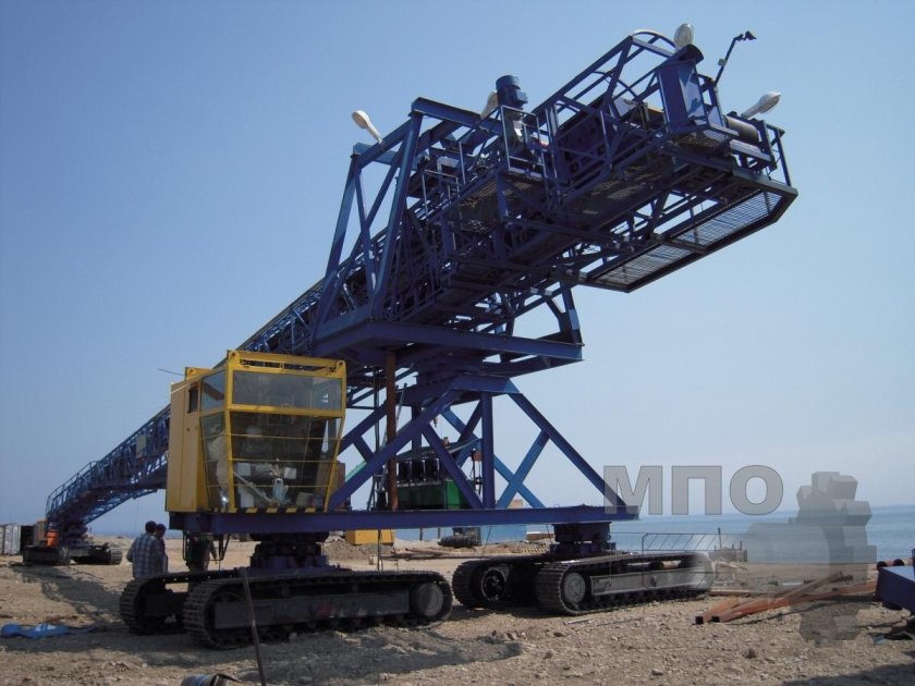 Стакер штабелеукладчик