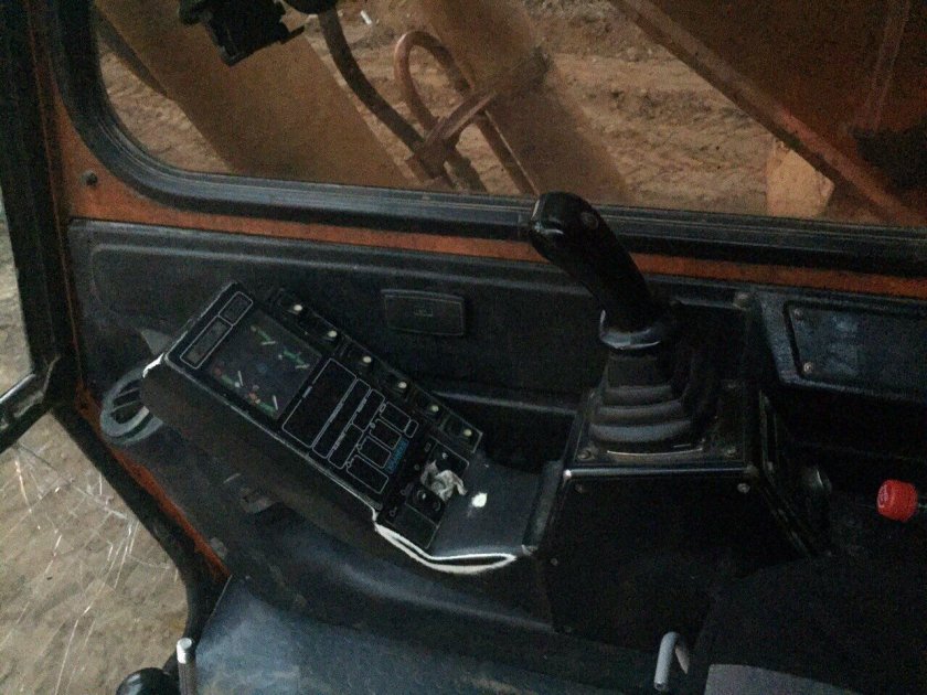 Пульт управления экскаватора ЕК 270