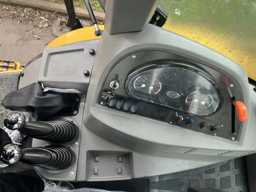 Экскаватор-погрузчик Liugong clg777a