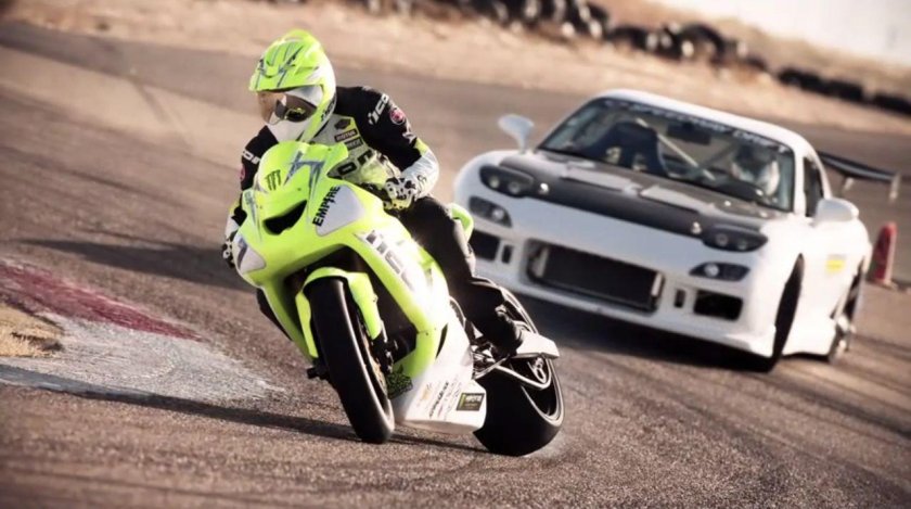 Автомобиль и мотоцикл