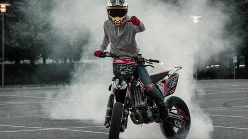 Vlad Gordeichuk 67 Motosport Supermoto голый