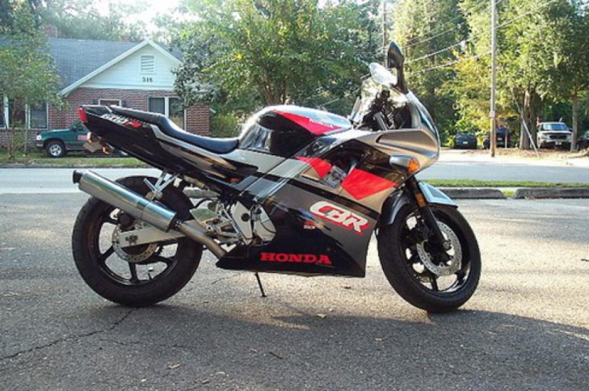 Хонда СБР 600 Ф