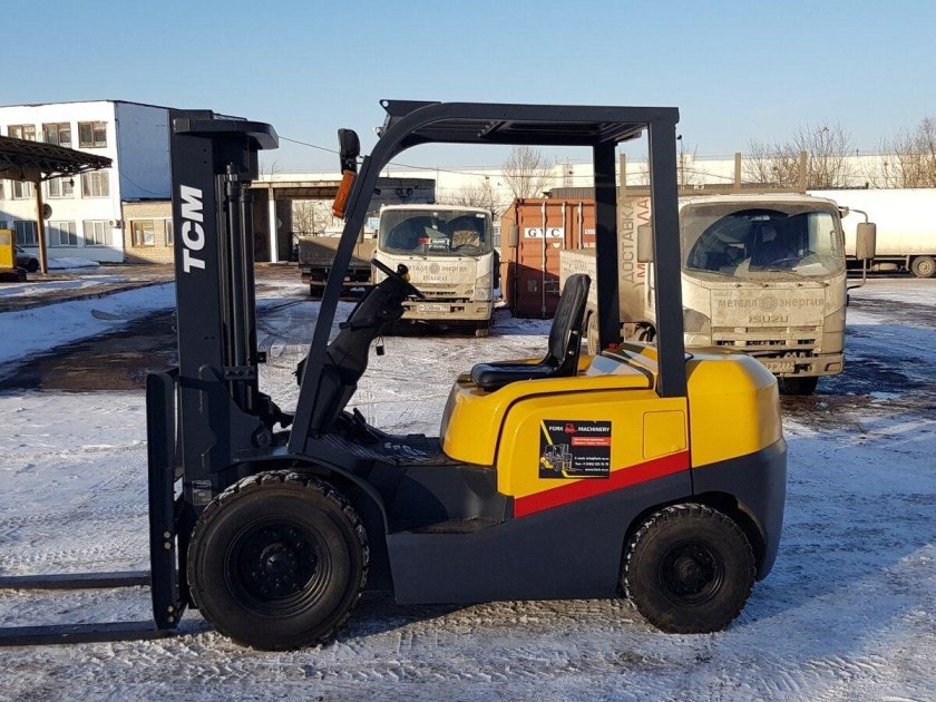 Вилочный погрузчик ТСМ 2.5 тонн