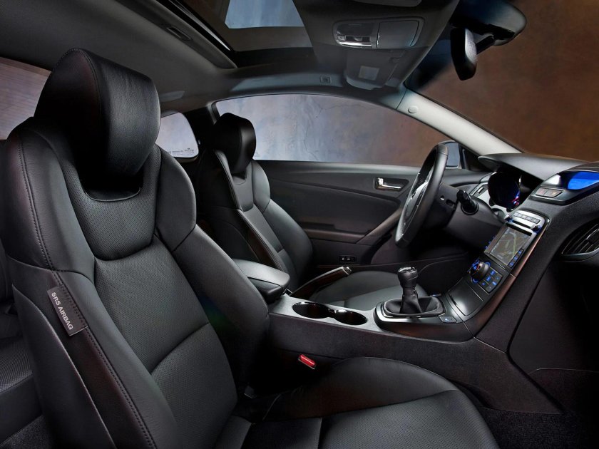 Hyundai Genesis Coupe 2012 салон