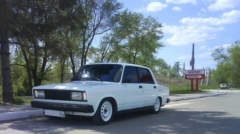 ВАЗ 2105 белая тонированная
