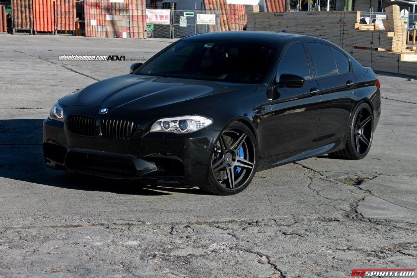 BMW m5 f10 черная