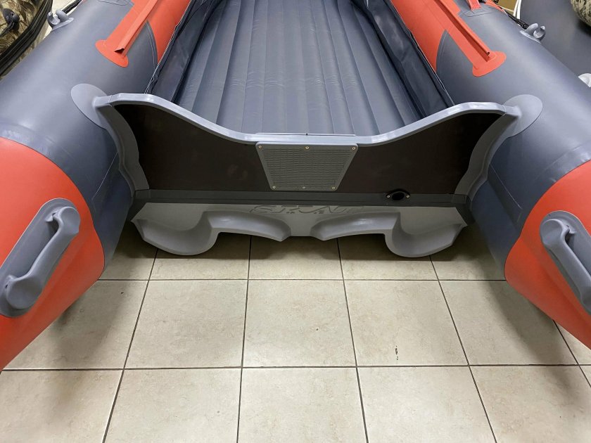 Лодка риф Тритон НДНД 390