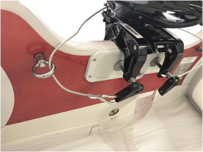 Страховочный трос для лодочного мотора