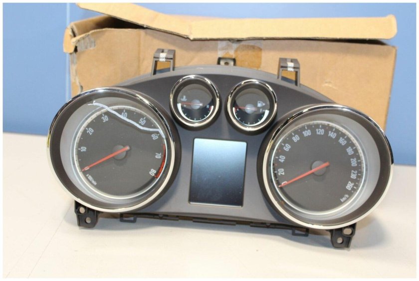 Щиток приборов Opel Mokka