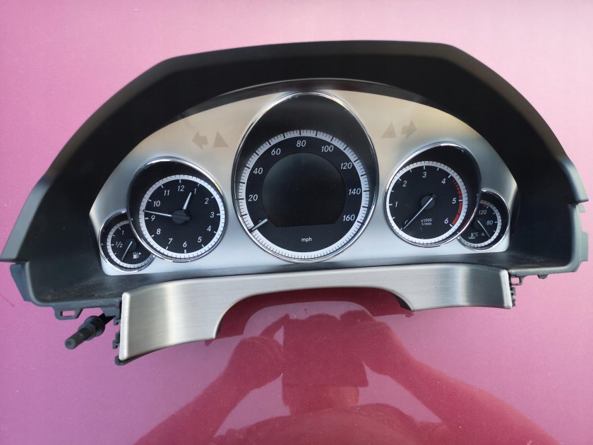 Mercedes e class w212 приборка