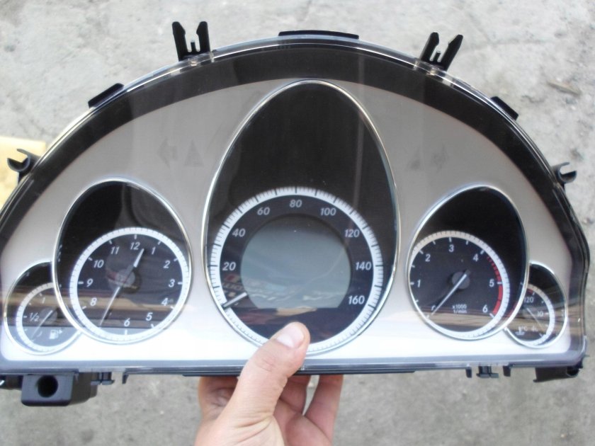 W212 приборная панель