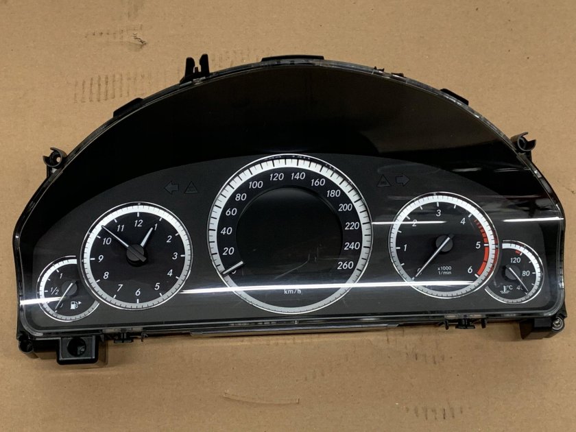 Mercedes e class w212 приборка