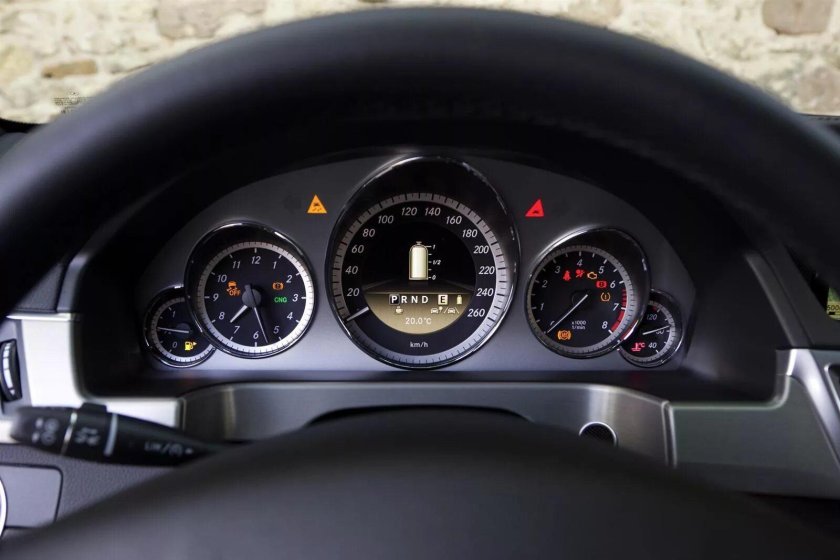 Mercedes Benz e200 NGT