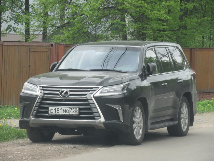 Лексус ЛХ 750