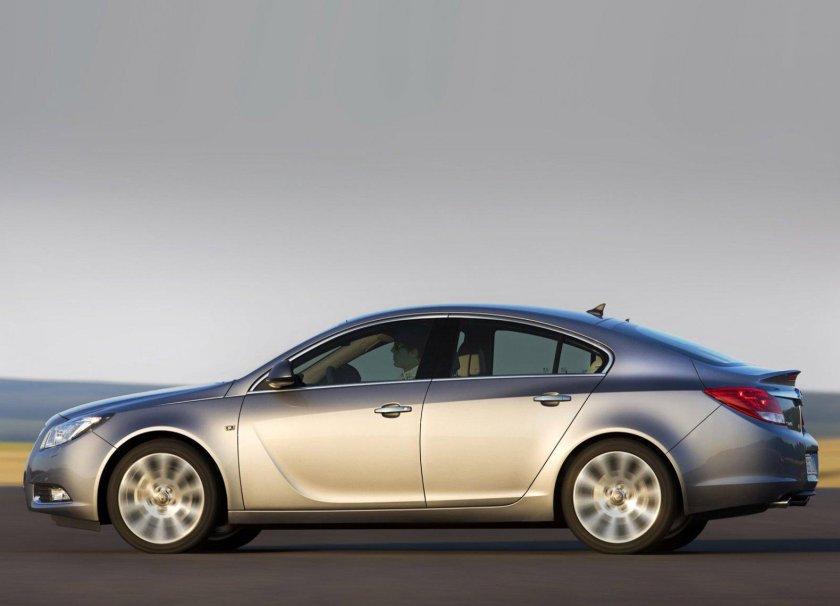 Опель Инсигния седан