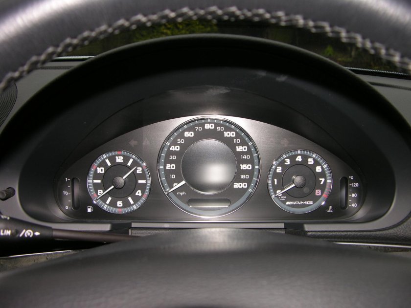 Приборка w211 AMG