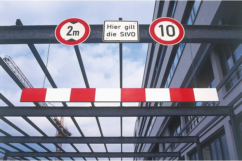 Ограничение высоты дорожный знак