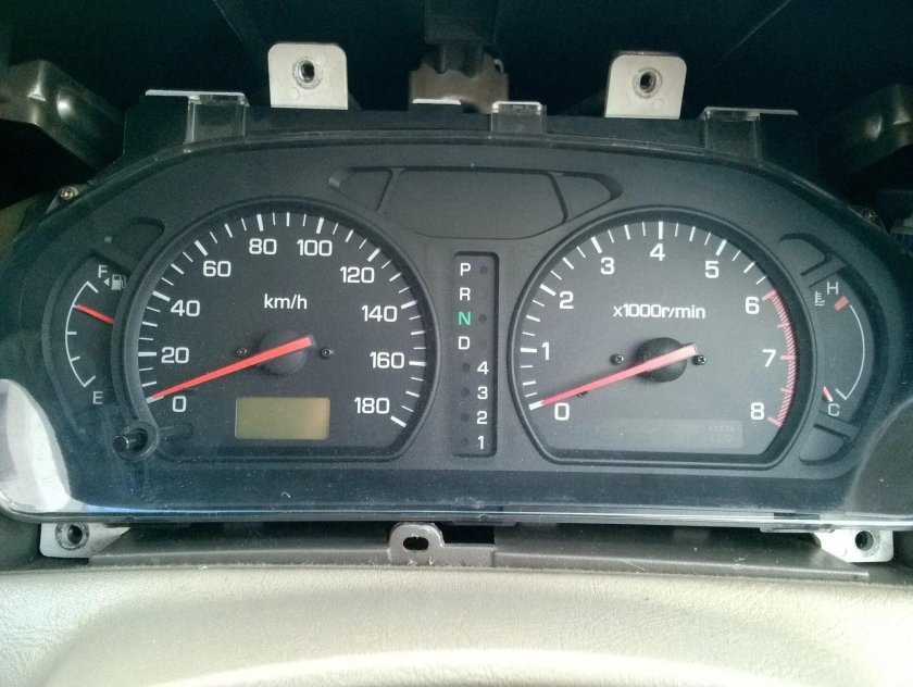 Щиток приборов Mitsubishi Chariot