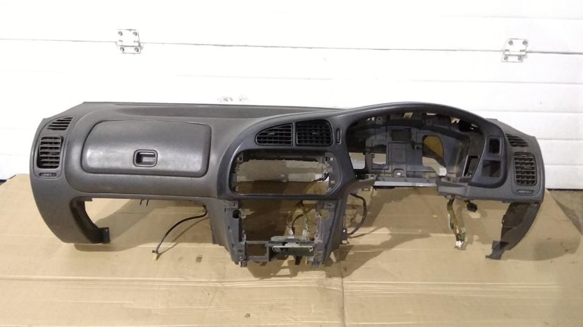 Панель приборов Митсубиси Шариот Грандис