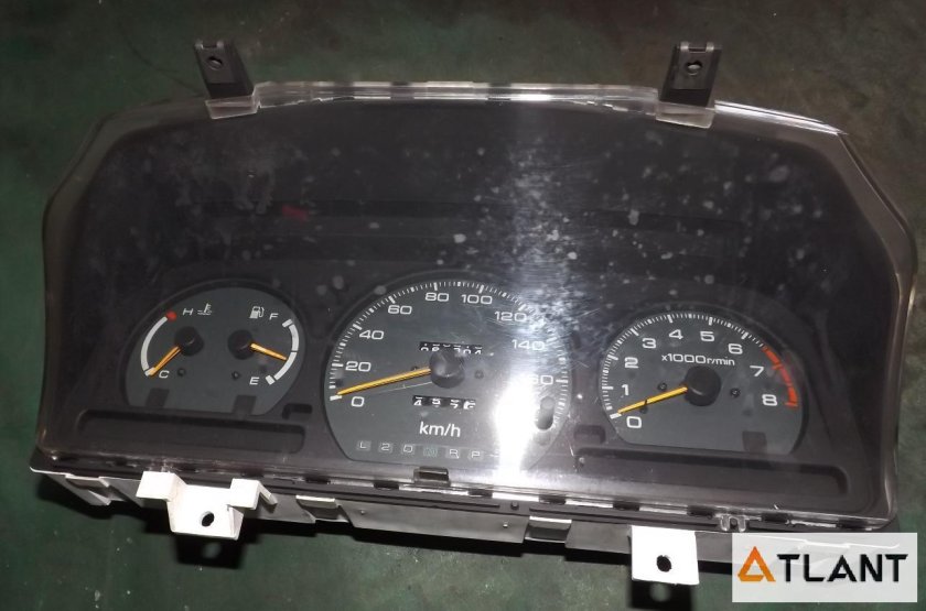 Панель спидометра на Митсубиси л 200