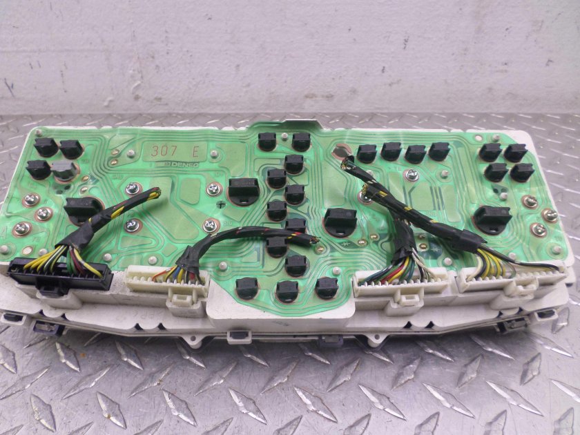 Панель приборов Montero 3