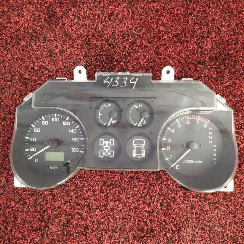 Щиток приборов от Mitsubishi Pajero 2 96 года