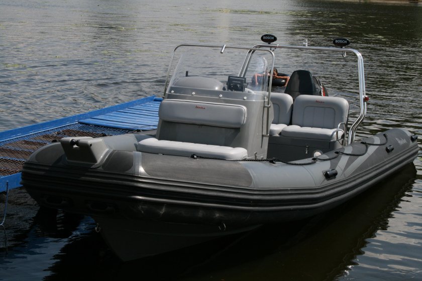 Моторная лодка Rib