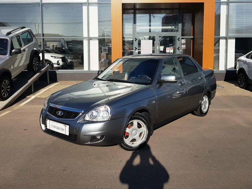 Лада приора седан серая