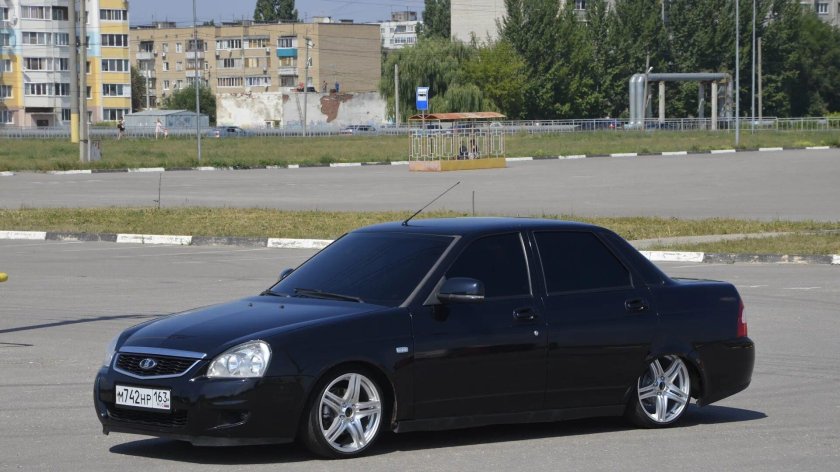 Лада Приора 2 седан черная