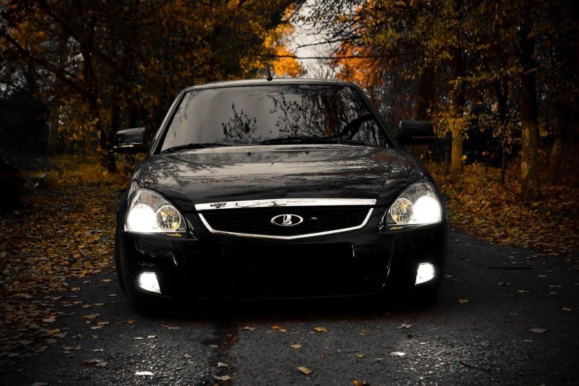 Лада Приора черная