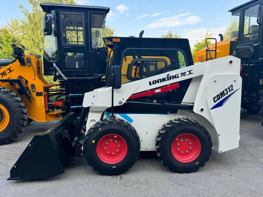 Мини погрузчик лонкинг