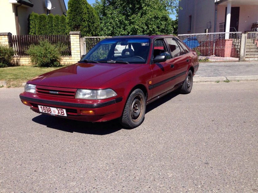 Toyota Carina 2