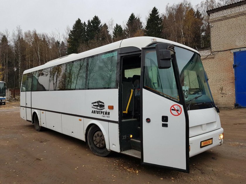 Автобус mercedes benz tourismo